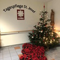 28.12.2020 Weihnachtlich geschm&uuml;ckte Caritas-Tagespflege